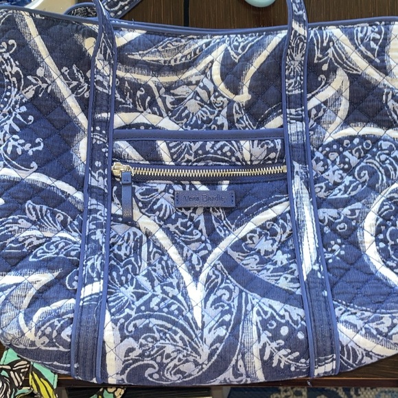 Vera Bradley Iconic Tote in Indigo Quilted Cotton Blue Paisley Polka Dot Lining - Picture 4 of 14